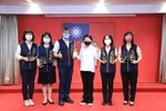 獻獎-臺中市政府衛生局獲110年流感疫苗-65歲以上長者-接種績優獎(全國第一)及卓越獎*6個月至3歲未曾接種幼兒接種績優*新冠疫苗65歲以上長者接種績優獎及卓越獎*75歲以上長者接種績優獎及卓越獎以及COVID-19感謝獎