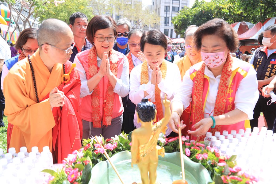 大台中佛教會慶祝112年度佛誕節舉行佛教會所屬各寺院聯合「浴佛法會典禮」--TSAI (44)