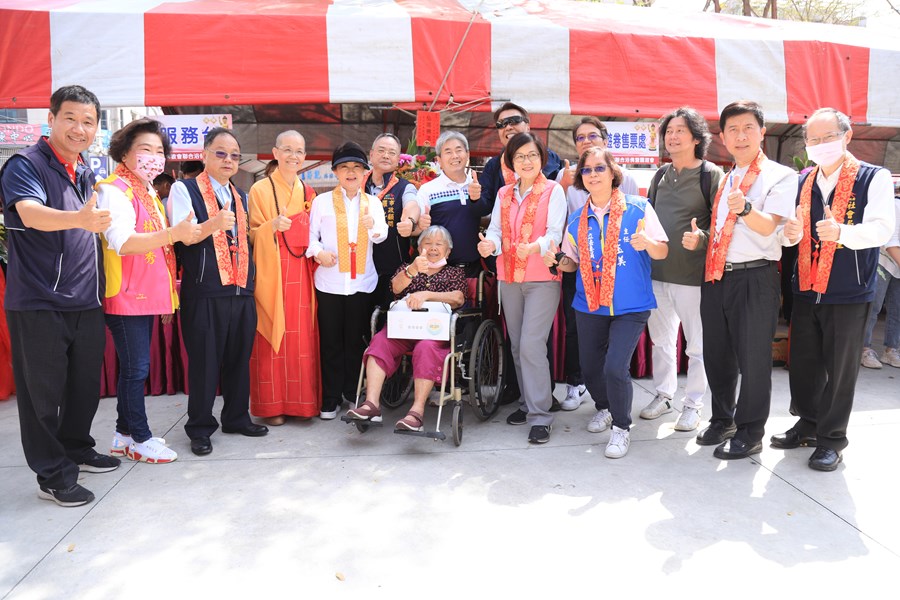 大台中佛教會慶祝112年度佛誕節舉行佛教會所屬各寺院聯合「浴佛法會典禮」--TSAI (4)