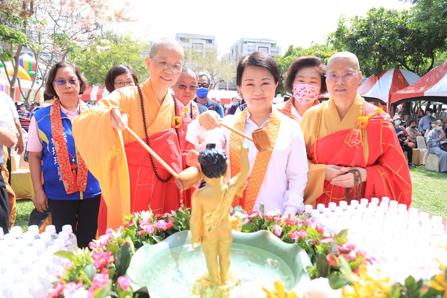 大台中佛教會慶祝112年度佛誕節舉行佛教會所屬各寺院聯合「浴佛法會典禮」--TSAI (29)