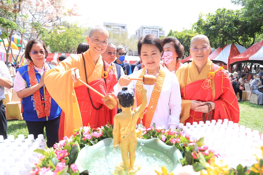 大台中佛教會慶祝112年度佛誕節舉行佛教會所屬各寺院聯合「浴佛法會典禮」--TSAI (36)
