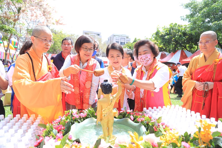 大台中佛教會慶祝112年度佛誕節舉行佛教會所屬各寺院聯合「浴佛法會典禮」--TSAI (41)