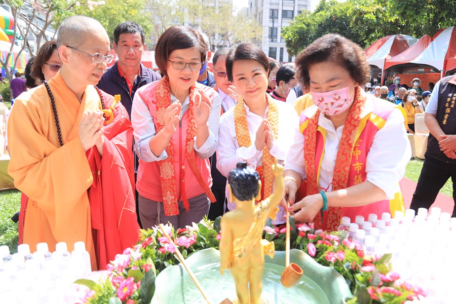 大台中佛教會慶祝112年度佛誕節舉行佛教會所屬各寺院聯合「浴佛法會典禮」--TSAI (43)