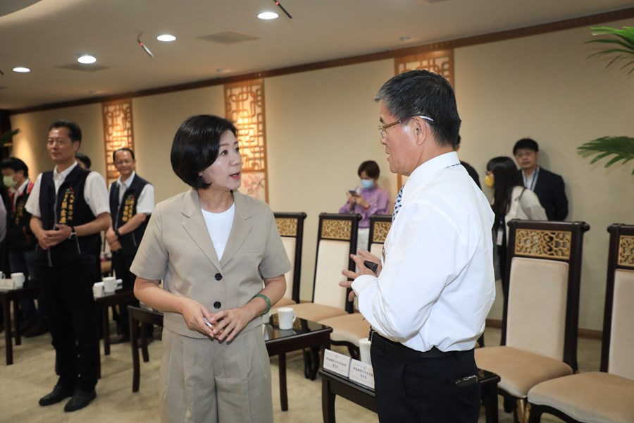 日本宮崎縣議會日台友好議員連盟星原透會長蒞府拜會 (8)