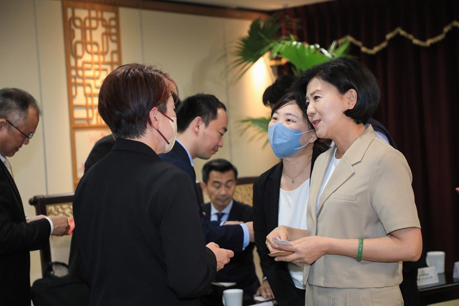日本宮崎縣議會日台友好議員連盟星原透會長蒞府拜會 (11)
