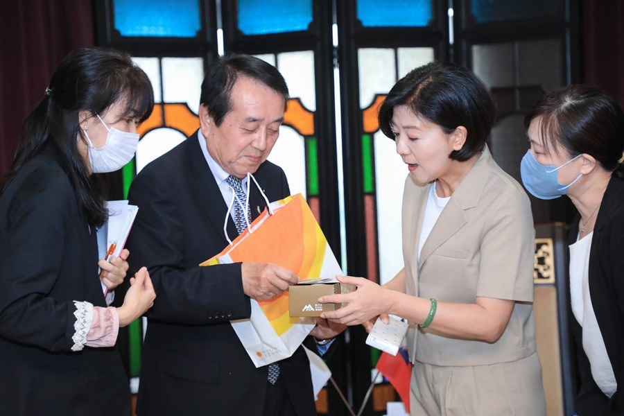 日本宮崎縣議會日台友好議員連盟星原透會長蒞府拜會 (41)