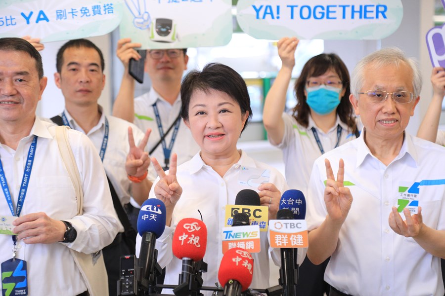 歡慶台中捷運通車2週年 425比YA刷卡進站中捷免費搭--TSAI (59)