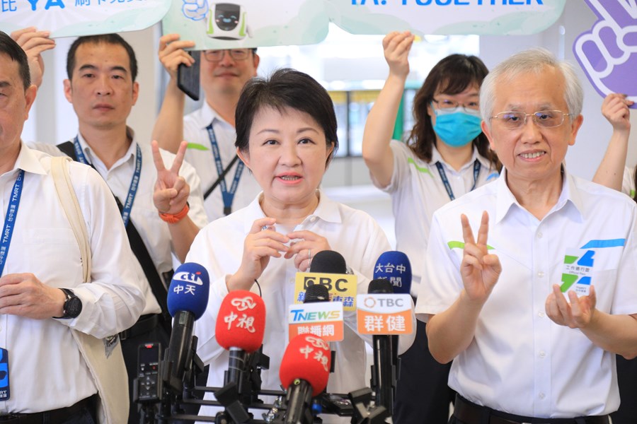 歡慶台中捷運通車2週年 425比YA刷卡進站中捷免費搭--TSAI (60)