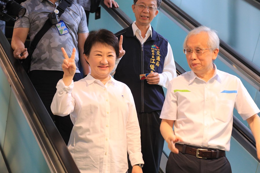 歡慶台中捷運通車2週年 425比YA刷卡進站中捷免費搭--TSAI (64)