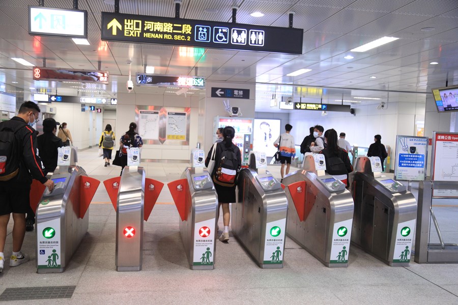 歡慶台中捷運通車2週年 425比YA刷卡進站中捷免費搭--TSAI (15)