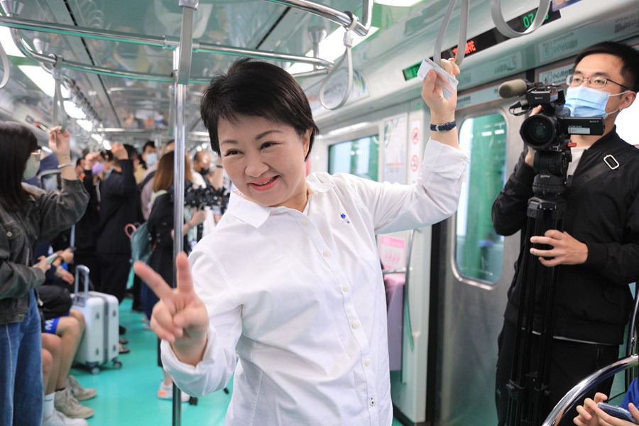 歡慶台中捷運通車2週年 425比YA刷卡進站中捷免費搭--TSAI (36)