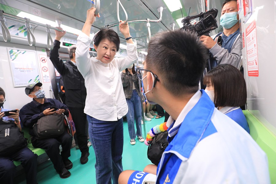 歡慶台中捷運通車2週年 425比YA刷卡進站中捷免費搭--TSAI (39)