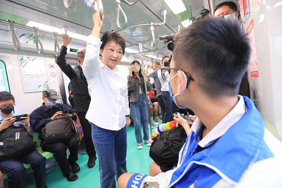 歡慶台中捷運通車2週年 425比YA刷卡進站中捷免費搭--TSAI (41)