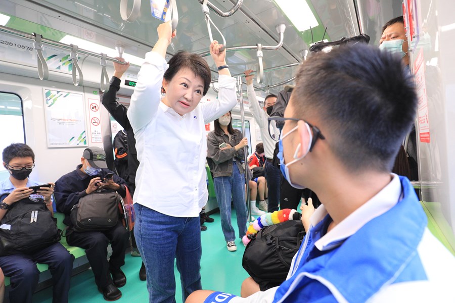 歡慶台中捷運通車2週年 425比YA刷卡進站中捷免費搭--TSAI (44)