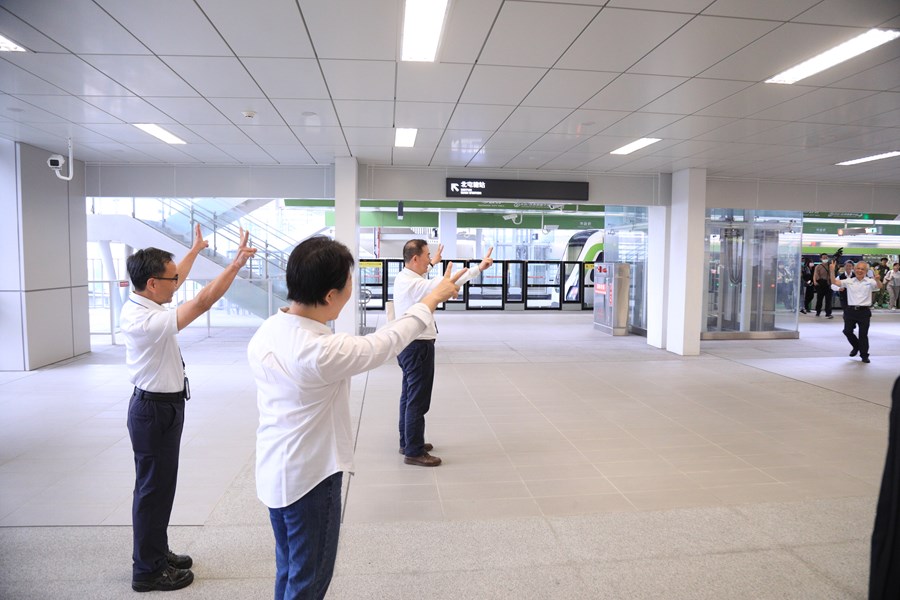 歡慶台中捷運通車2週年 425比YA刷卡進站中捷免費搭--TSAI (55)