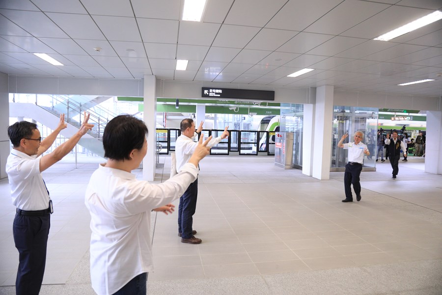 歡慶台中捷運通車2週年 425比YA刷卡進站中捷免費搭--TSAI (56)