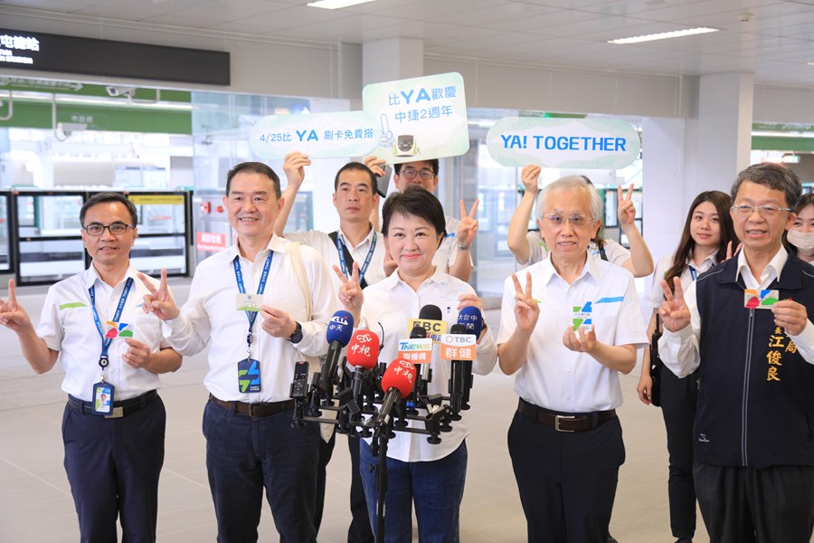歡慶台中捷運通車2週年 425比YA刷卡進站中捷免費搭--TSAI (58)