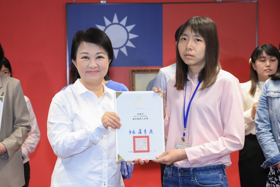 111 年度服務稽核優良服務人員