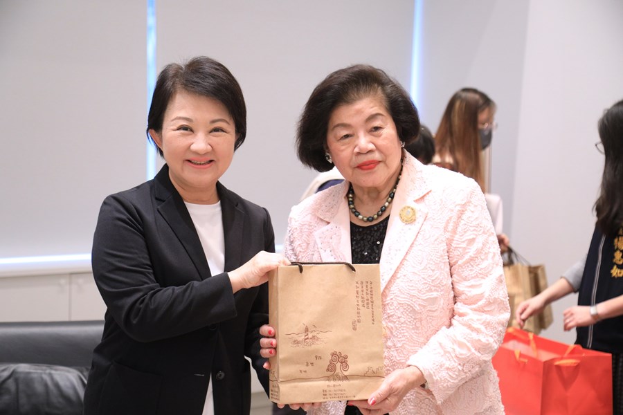 國際蘭馨交流協會國際總會(SI)主席等一行蒞府拜會市長--TSAI (33)