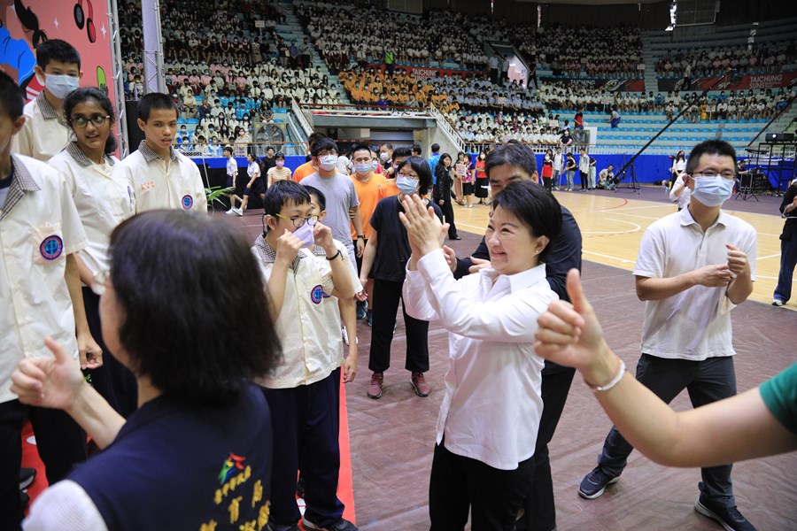 台中市111學年度中等以上學校模範生與市長合影--TSAI (15)