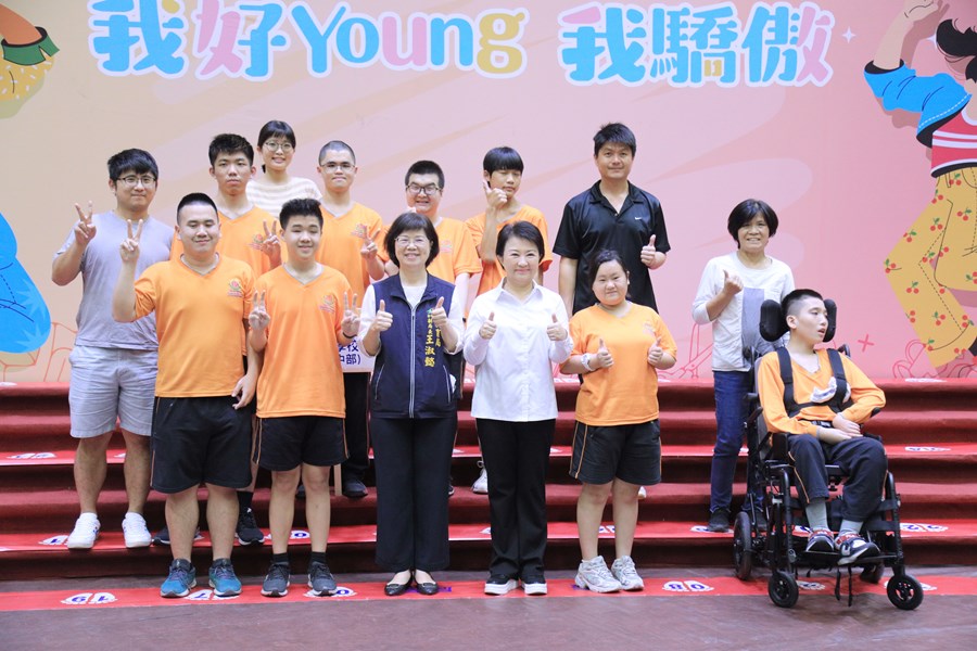 台中市111學年度中等以上學校模範生與市長合影--TSAI (17)