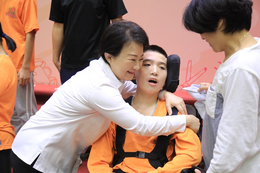 台中市111學年度中等以上學校模範生與市長合影--TSAI (18)