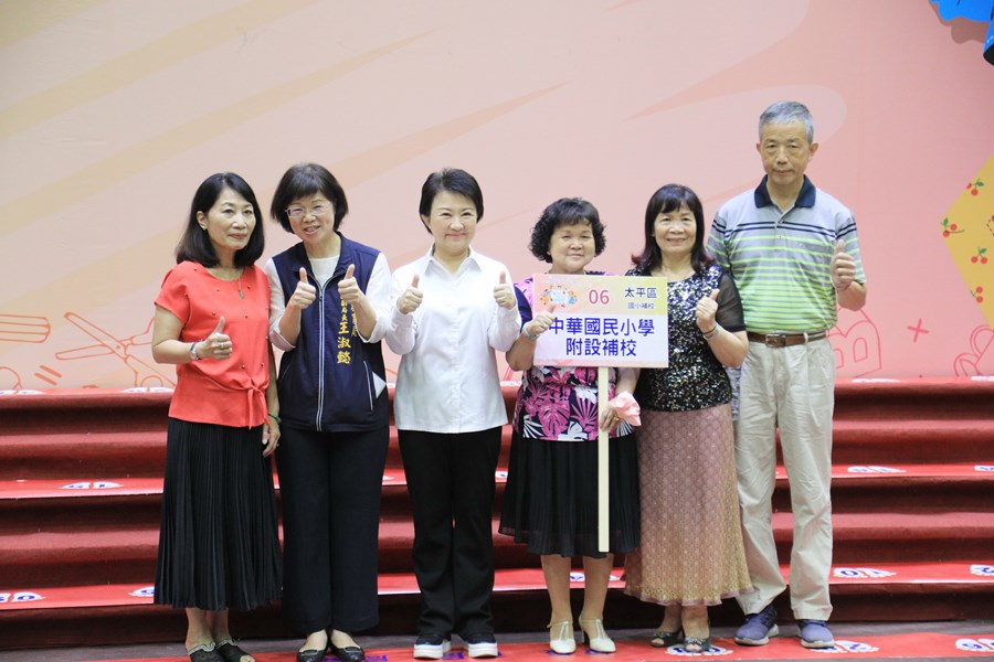 台中市111學年度中等以上學校模範生與市長合影--TSAI (20)