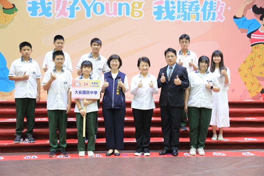 台中市111學年度中等以上學校模範生與市長合影--TSAI (49)