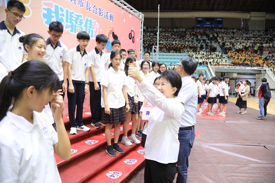 台中市111學年度中等以上學校模範生與市長合影--TSAI (59)