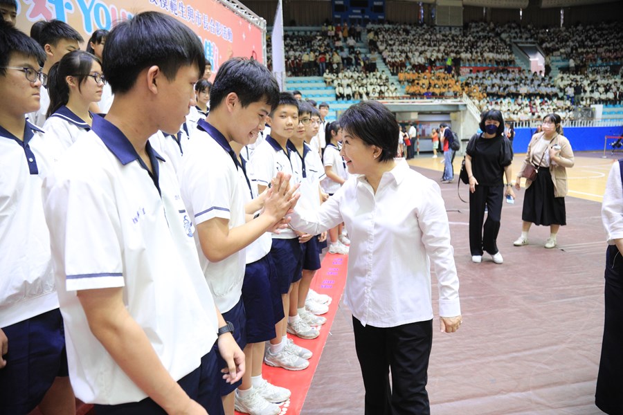台中市111學年度中等以上學校模範生與市長合影--TSAI (65)
