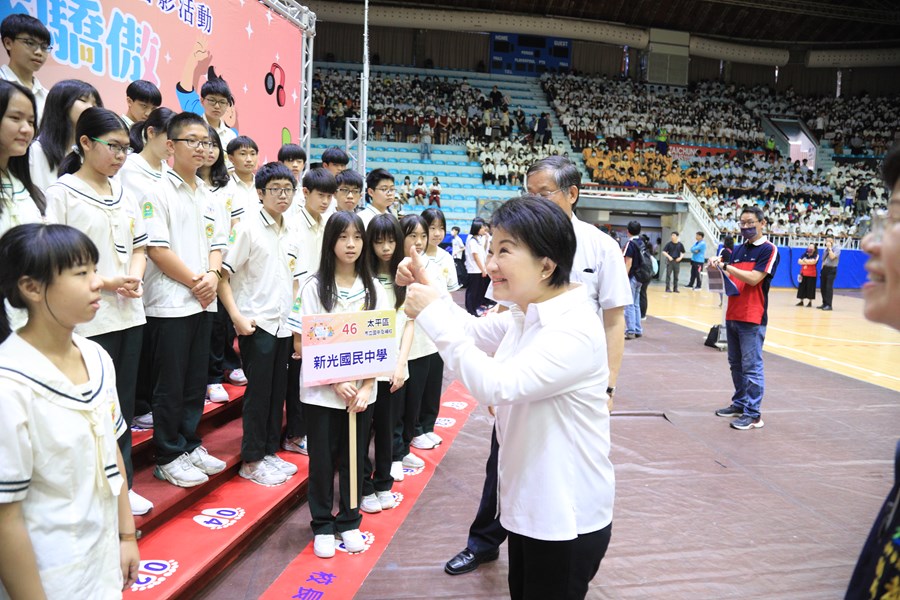 台中市111學年度中等以上學校模範生與市長合影--TSAI (74)