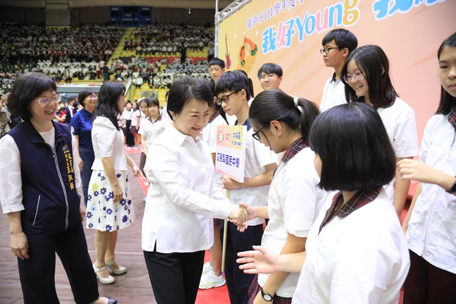 台中市111學年度中等以上學校模範生與市長合影--TSAI (78)
