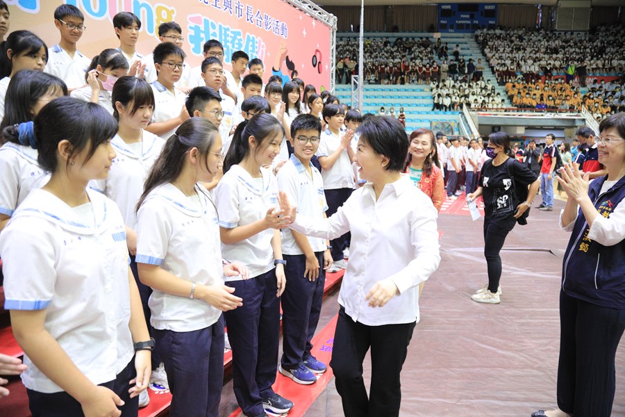 台中市111學年度中等以上學校模範生與市長合影--TSAI (84)