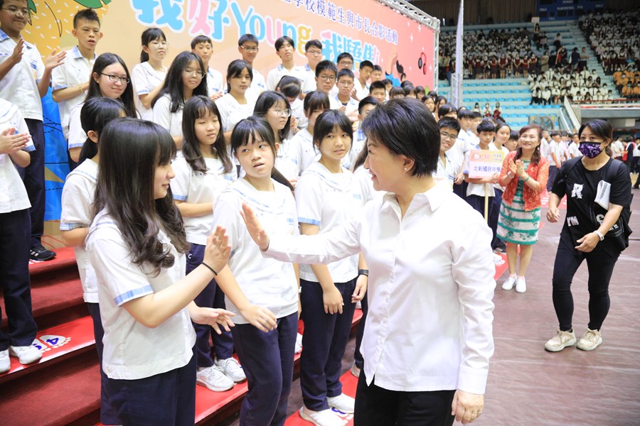 台中市111學年度中等以上學校模範生與市長合影--TSAI (86)