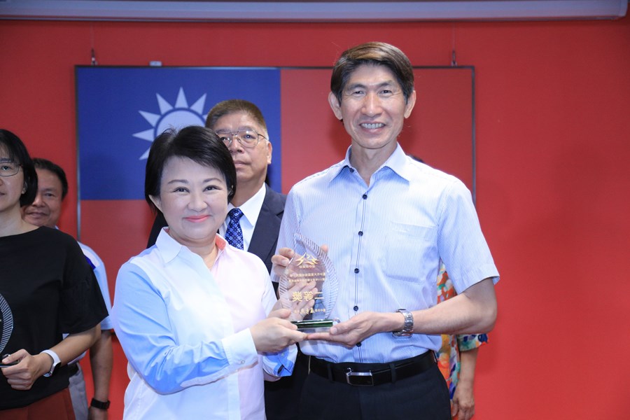 頒獎-頒發農委會111年度全國四健作業組競賽績優--二等獎-瑞城國小--TSAI (14)