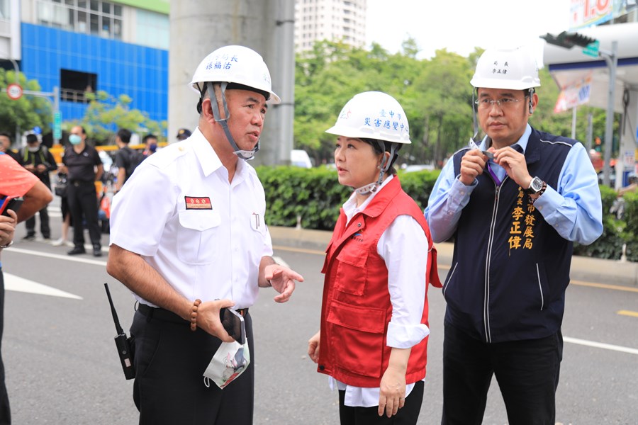 市長視察台中捷運受民間工程波及事故現場--TSAI (14)