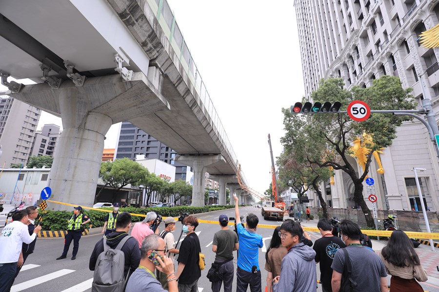 市長視察台中捷運受民間工程波及事故現場--TSAI (5)