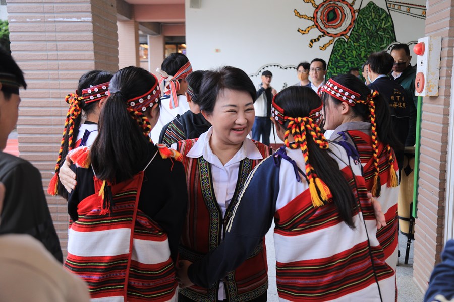 市長到梨山國中小關心學童教育--TSAI (1)