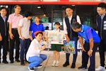 全台最酷美術課「上課啦！」盧市長化身美術老師與學童齊彩繪公車--TSAI (52)