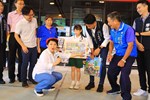 全台最酷美術課「上課啦！」盧市長化身美術老師與學童齊彩繪公車--TSAI (53)