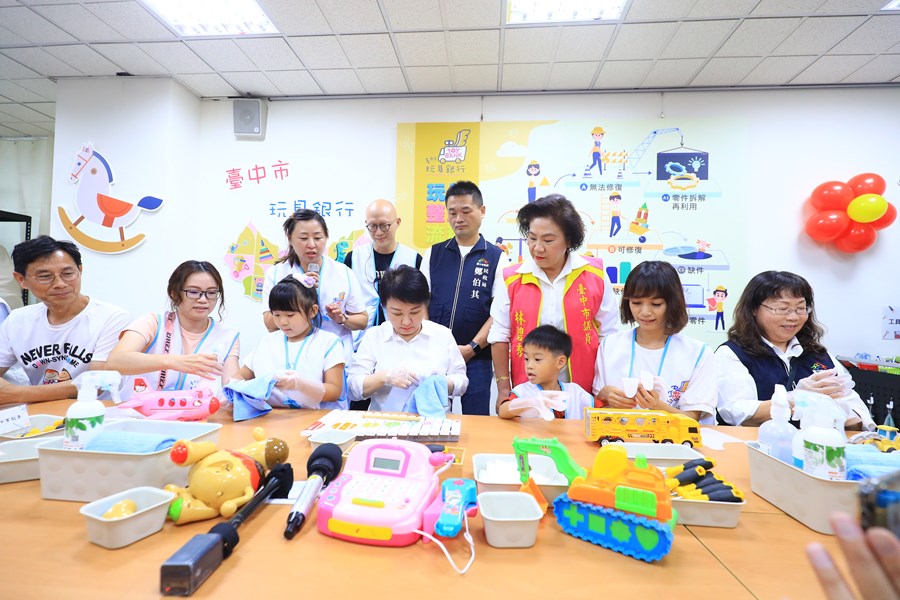 台中市玩具銀行開幕活動--TSAI (93)
