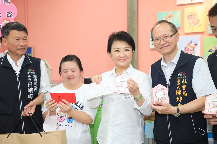 市長捐普發6000元 支持身障、長青族傳遞愛 (5)