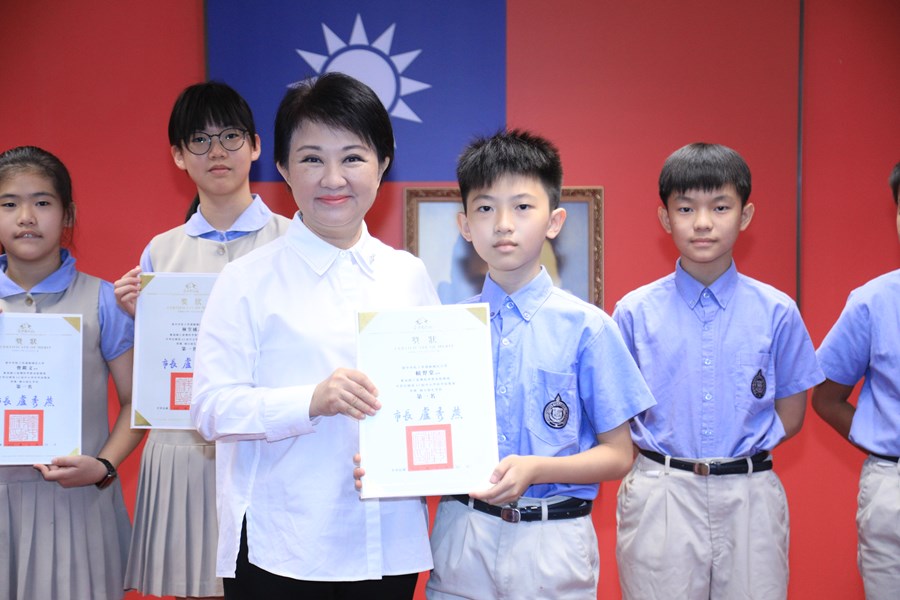 臺中市榮獲中華民國第62屆中小學科學展覽會第一名---臺中市私立華盛頓國民小學--賴弈棠