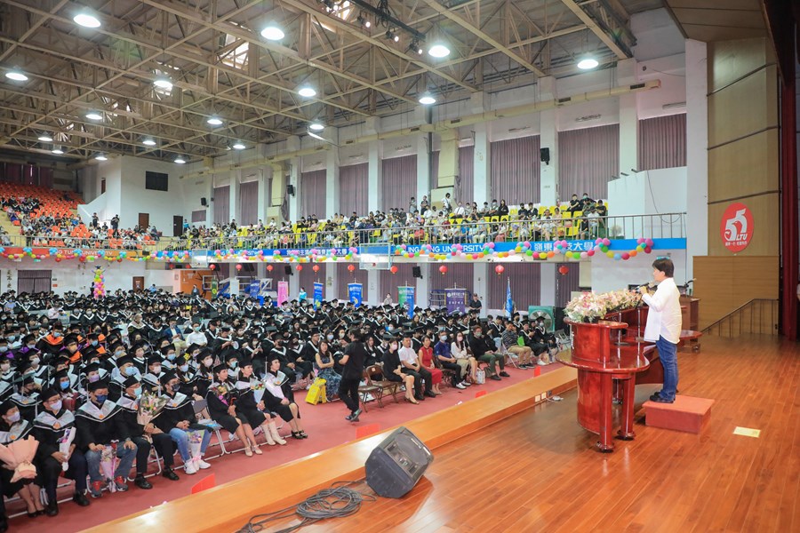 111學年度嶺東科技大學畢業典禮(日間部) (7)