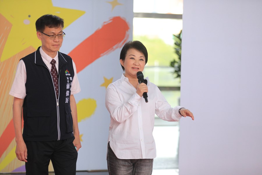 台中市111學年度高級中等以下學校畢業生市長獎合影活動(高中組)--TSAI (8)