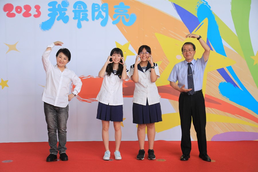 台中市111學年度高級中等以下學校畢業生市長獎合影活動(高中組)--TSAI (29)