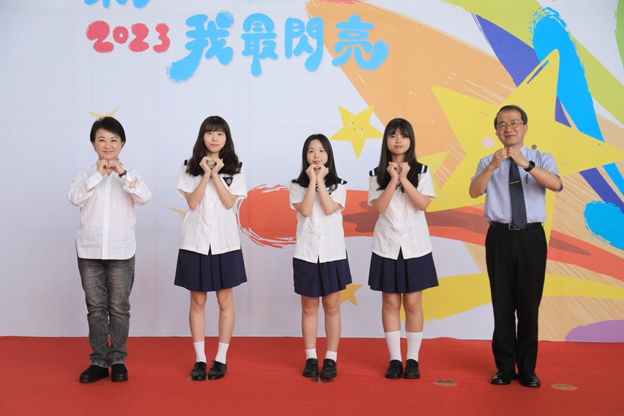 台中市111學年度高級中等以下學校畢業生市長獎合影活動(高中組)--TSAI (36)