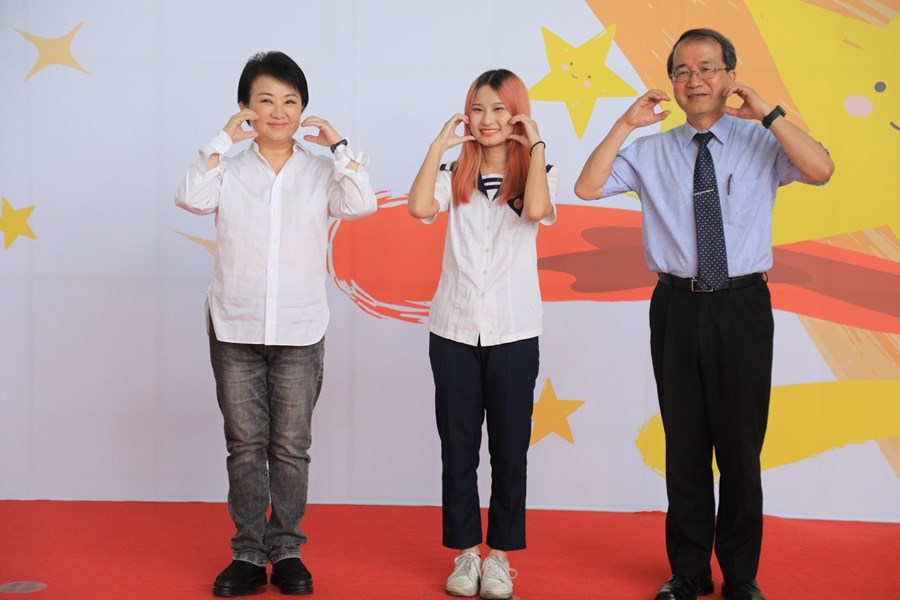 台中市111學年度高級中等以下學校畢業生市長獎合影活動(高中組)--TSAI (39)
