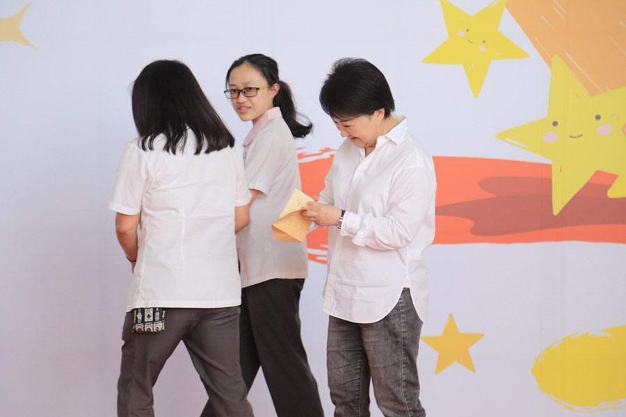 台中市111學年度高級中等以下學校畢業生市長獎合影活動(高中組)--TSAI (46)