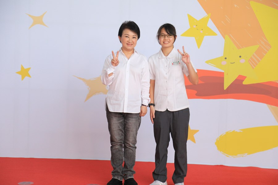 台中市111學年度高級中等以下學校畢業生市長獎合影活動(高中組)--TSAI (51)